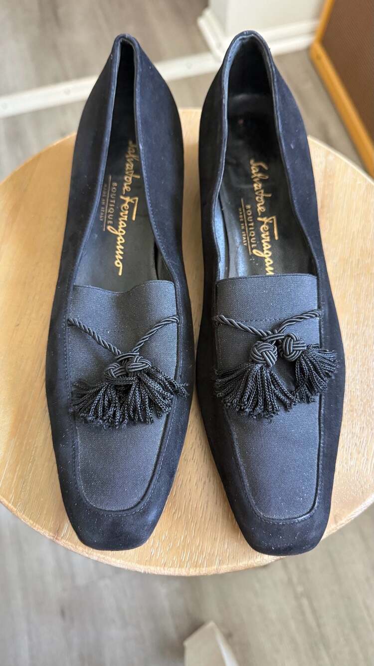 Salvatore Ferragamo Boutique Black Suede Tassel Block Heel Loafers